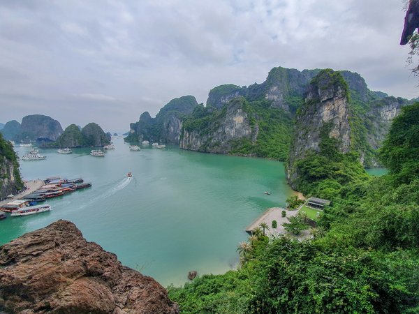 Quels sont les conseils pour une croisière sur la baie de Ha Long, Vietnam?
